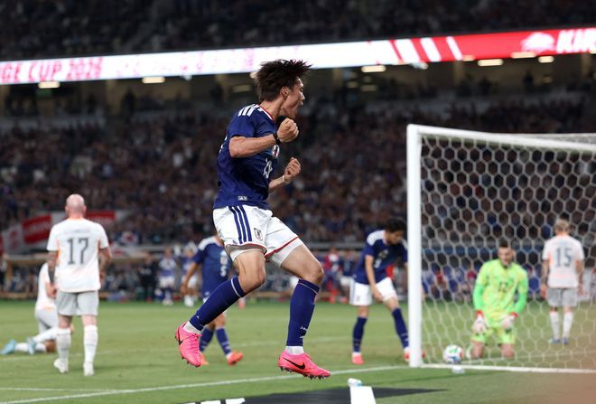SOCCER/ Japan defeat Iceland in World Cup send-off through late Ogawa header
