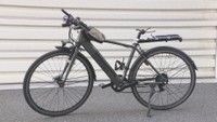 衝突した自転車