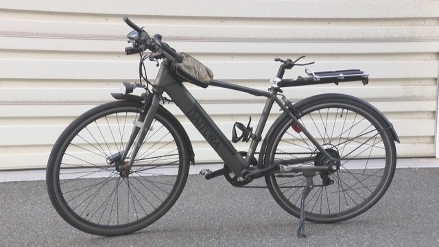 衝突した自転車