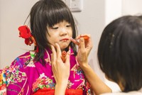 ヘアメイクはママが頑張りました（提供：みどぅ家のちいのん様／(C)リトルジョイ（@littlejoy.photo））

