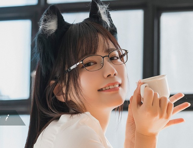 巻頭グラビア・東雲うみ