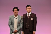 「M-1グランプリ2025」準決勝に出場したドンデコルテ・小橋共作（左）と渡辺銀次ⓒM-1グランプリ事務局