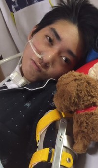 意識が回復したころ。瞬きの数でYES、NOを伝えられるようになった