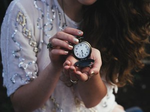 会議で28歳と年齢を告げたとき、居心地が悪くなる理由を考えてみた