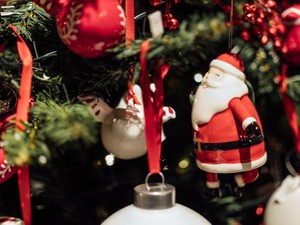 実家で眠る、特別な飾りのブーツうさぎ。綺麗な記憶はワインが似合う