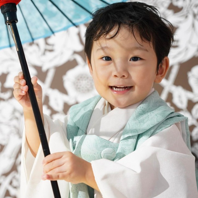 七五三を迎えた息子の様子/ Yuさん（@u_oqlo）提供