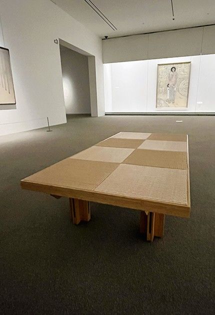 伝統工芸への敬意にみちた現代建築、温かみあるアートの魅力を体感