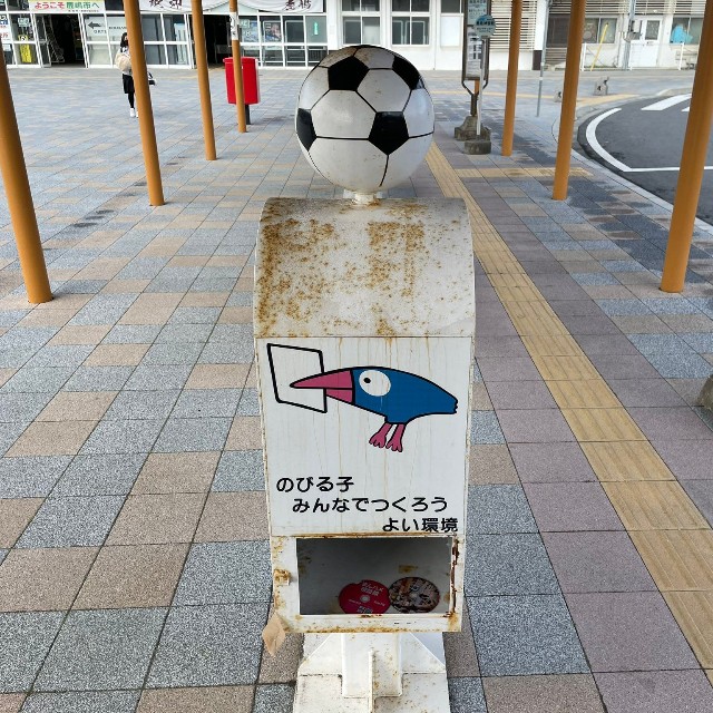 せいげつさんが以前に見かけた白いポスト（せいげつさん提供）