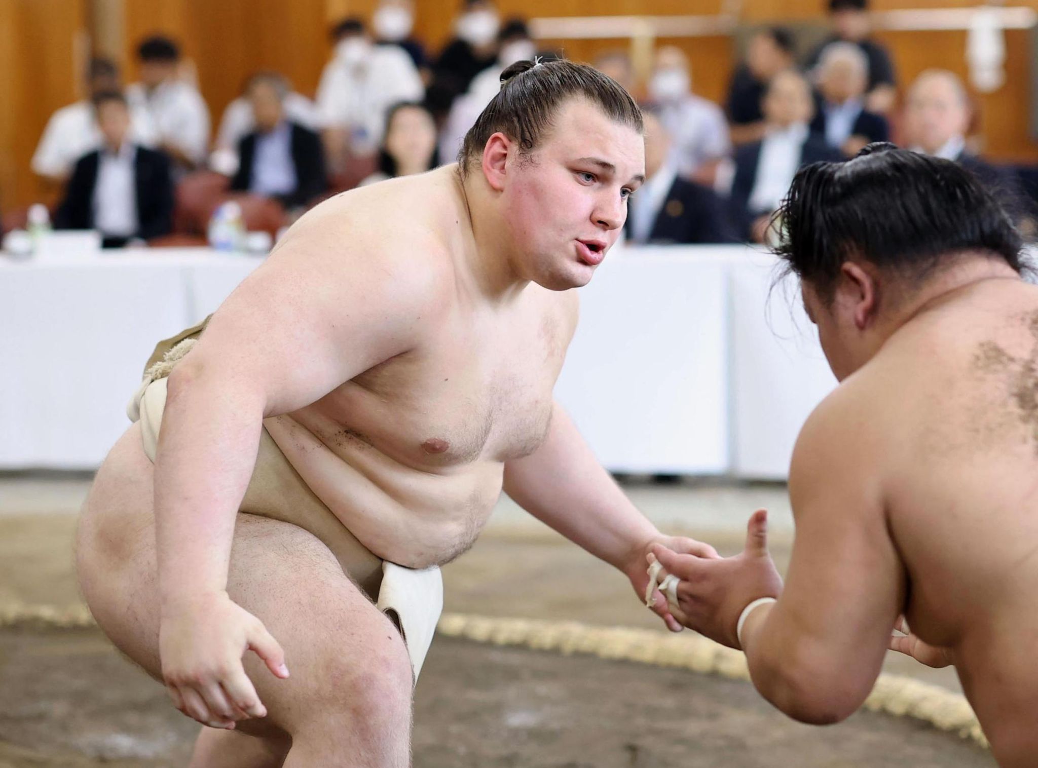 稽古総見で胸を出す安青錦＝４日、両国国技館