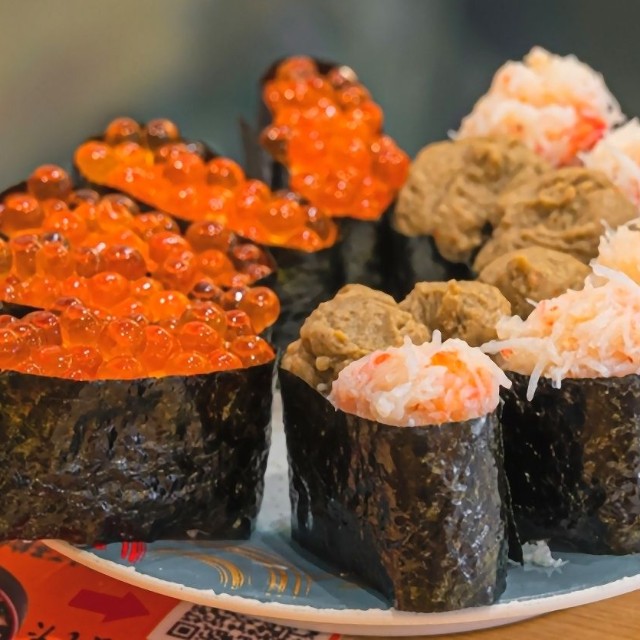 イメージ／ズワイガニの軍艦巻（右）