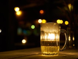 化粧も落とせないまま、ビールと「反省」とともに私だけの夜が始まる