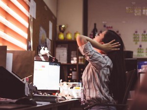 「挨拶は、女性からするもの」上司の言葉に私の心は死にそうになる