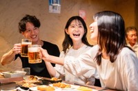 20歳を過ぎたらお酒を飲んでみたい？　※画像はイメージです（maroke/stock.adobe.com）