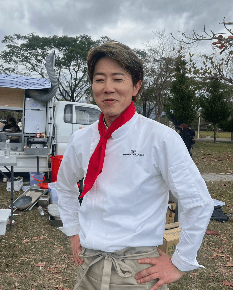 「いじけて変顔しかしなくなった川越シェフ」（川越達也 (@kawagoechefdayo)さんのXより）