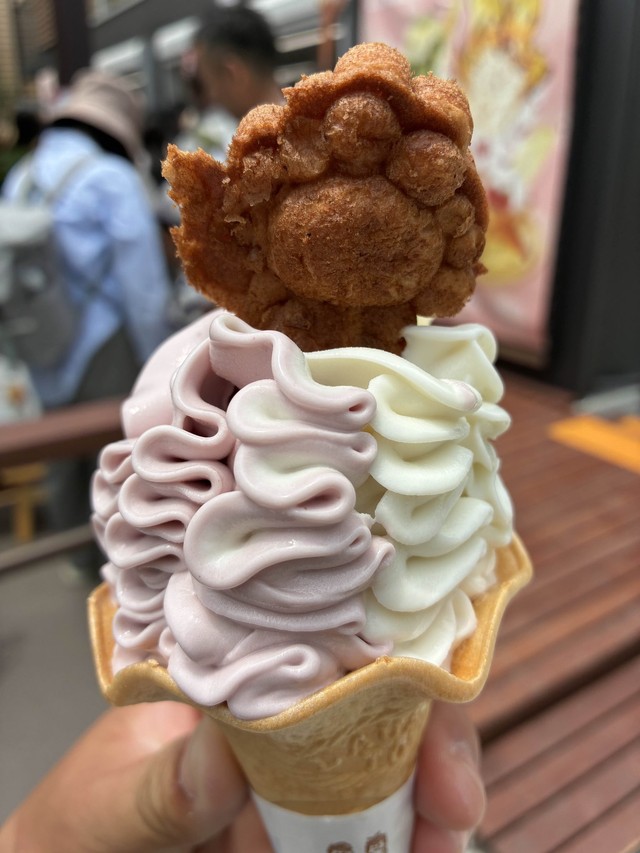 【万博にある溶けやすいアイス3選】No.1 ソフトクリーム（らぽっぽ／現800～900円）。