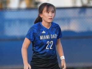 サッカー - 反骨心でJ鹿島内定､原点は父の背中 法大2年・上田綺世