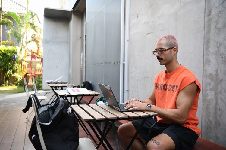 コワーキングカフェで作業していたポルトガル出身のコピーライター、ゴンサロさん