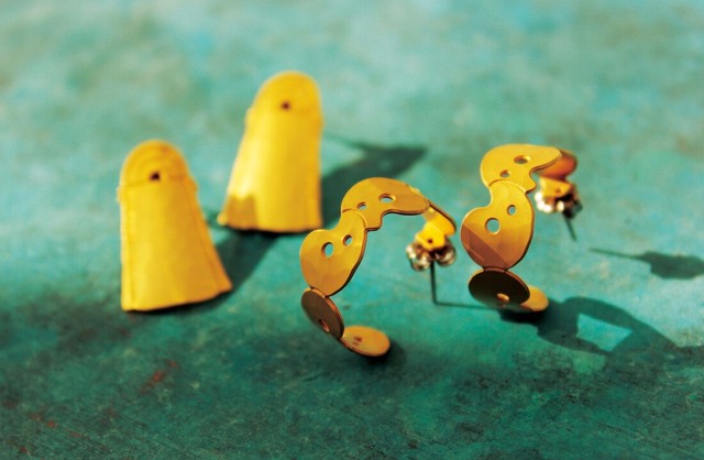 「コフニカルイヤアクセサリー」耳元で、さり気なく「銅鐸好き」「勾玉好き」をアピール！ピアスタイプとイヤリングタイプが選択可（提供写真）