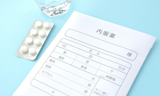 プリント紙薬袋※画像はイメージです（takasu/stock.adobe.com）
