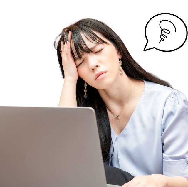 パソコンを起動させても自動起動アプリのせいですぐに作業できない…　※画像はイメージです（ Haru photography/photoAC）