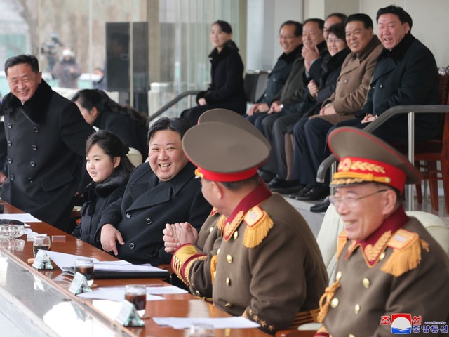 北朝鮮のICBMが日本の排他的経済水域に落下　強硬談話の金与正氏は冷遇されている？