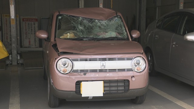 衝突した軽自動車