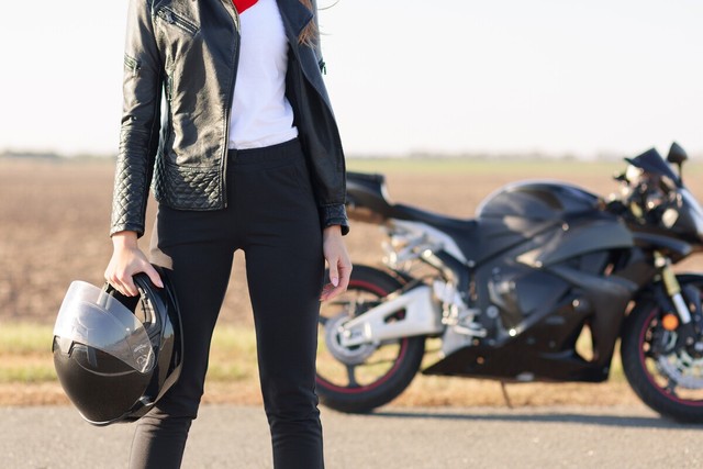 女性ライダーが選ぶ「バイクが似合う女性有名人」は、自立したかっこいい女性 ※画像はイメージです（sementsova321/stock.adobe.com/）
