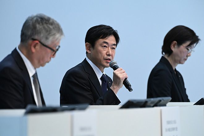 From minor loss, KDDI employee soars to top in sales--and fraud