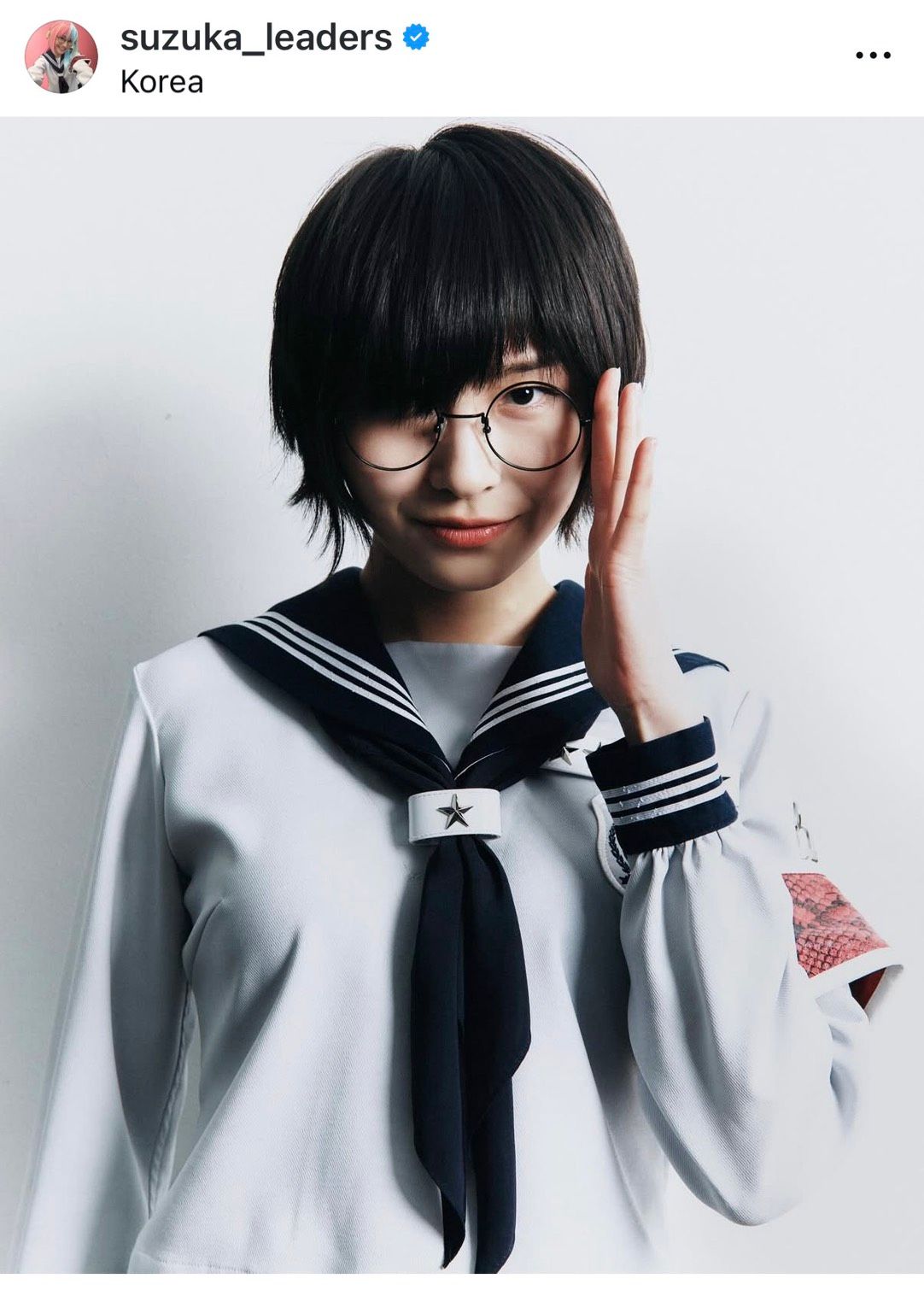 別人すぎる」新しい学校のリーダーズSUZUKA、メガネ外し、制服脱いで髪