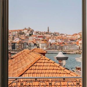 世界遺産の街ポルトで絶景宿に泊まり、地元酒場やモツ煮込みを楽しむ旅