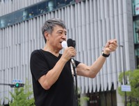 大阪市内で初の街頭演説を行った世良公則