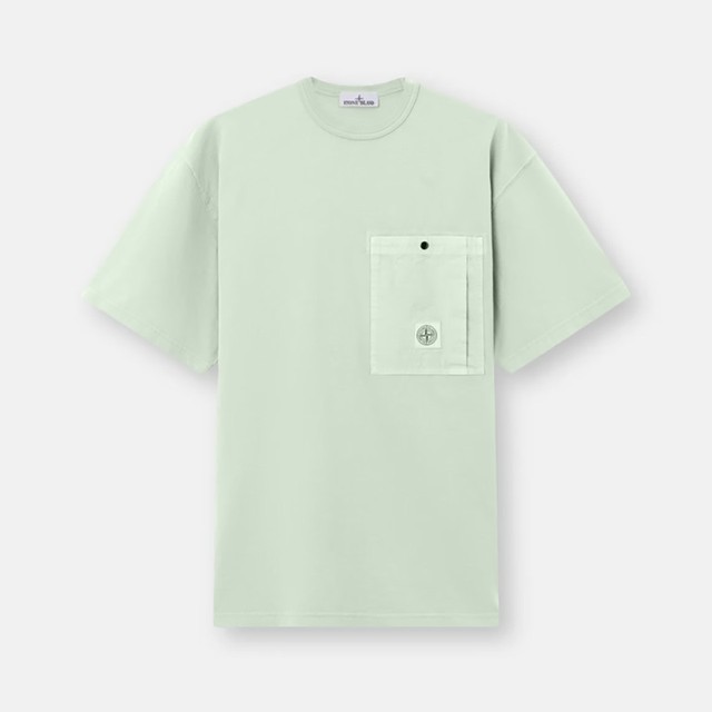 実用的なディテールがデザイン性を高める、<br>ストーンアイランドのTシャツ。