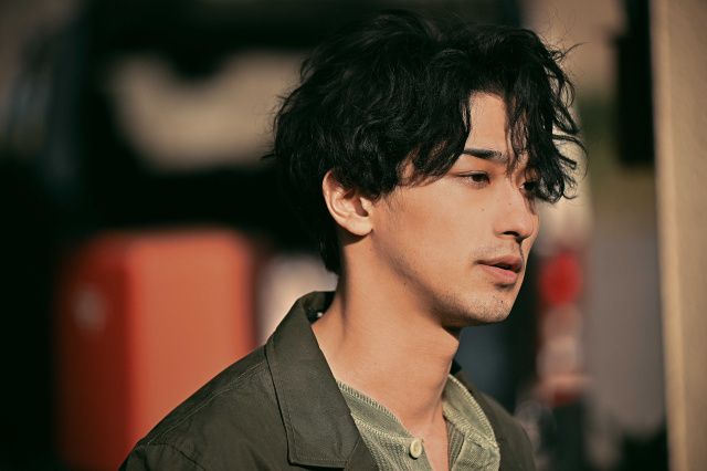 LOST10 episode ends with guide Tagata jumping from a rooftop