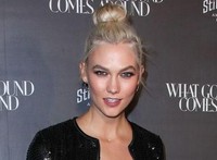 カーリー・クロス