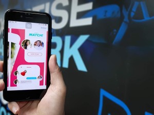 フィーリング重視の私。懲りずにTinderを開き、右スワイプした