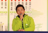 会見する日本維新の会の吉村洋文代表＝大阪市内