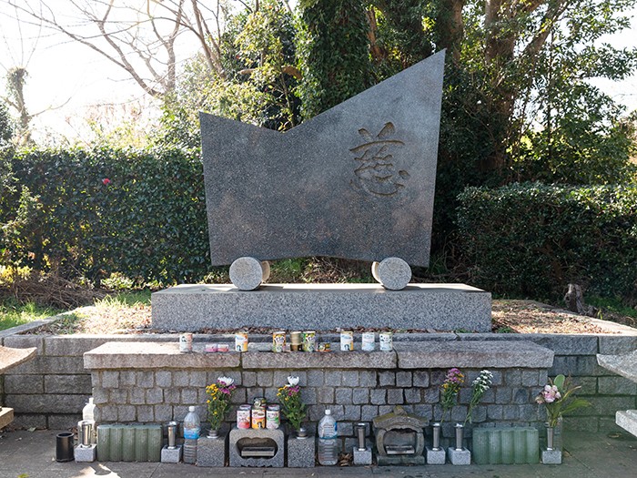 犬や猫たちを弔う慰霊碑