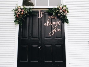 「必要以上に豪華にしない」社会の枠を気にしなかった私たちの結婚式