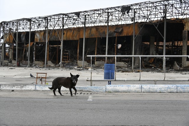 工業製品の市場としては東ヨーロッパ最大の「バラバショボ」。ロシア軍の砲撃を受け、建物が焼けた