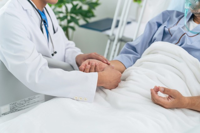 がんと診断された際に不安・心配だったことは？　※画像はイメージです（metamorworks/stock.adobe.com）