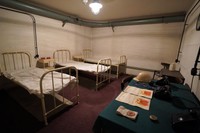 ワルシャワの鉄鋼メーカーにある冷戦時代につくられた地下シェルターの一室。休憩用の部屋だったとみられる＝2023年6月5日、荒ちひろ撮影