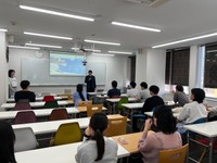 5月9日に開かれた説明会（高松市・濱川学院）