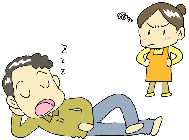 何もしない夫(す～ロン/stock.adobe.com)