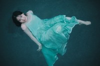 「桜井日奈子2024カレンダーブック」のワンカット（東京ニュース通信社刊）