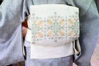 ファッションショーで披露されたパレスチナ刺繡帯=2025年5月、東京都渋谷区、小山幸佑撮影
