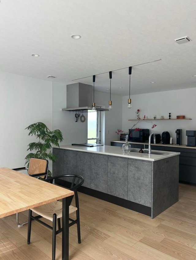 “インスタ用”のキッチンとダイニング／monさん（@ieiekamon）提供