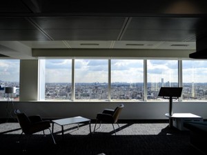 黙って動け、が若手社員の暗黙の了解。誰かが破らないと、変わらない