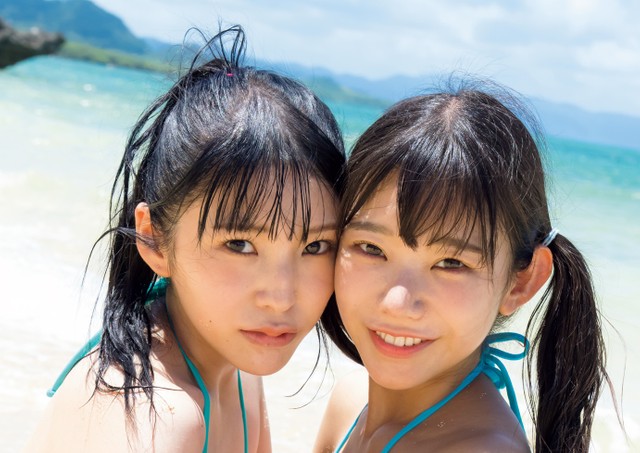 長澤茉里奈×長澤聖愛写真集『Ｗ pocchi』より　(C)LUCKMAN/小学館