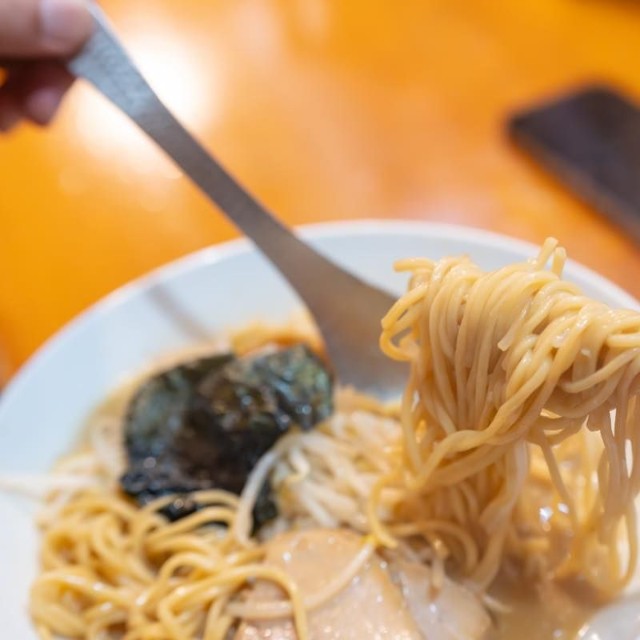 時にはガツンと…　※画像はイメージです（naka/stock.adobe.com）