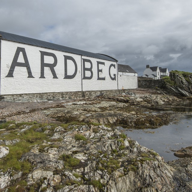 名ウイスキーを五感で堪能<br>アイラ島「アードベッグハウス」で叶う日常からの逃避行